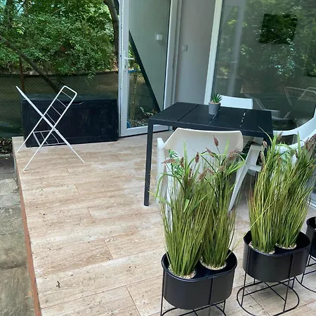 אתר קמפינג Albatross Breeze 100m From The
