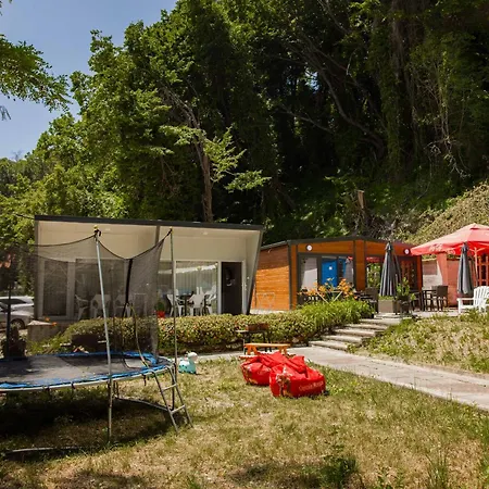 Albatross Breeze 100m From The