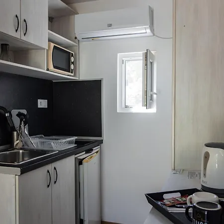 Къмпинг Albatross Breeze 100m From The